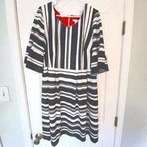 Studio One Black and White Bell Sleeve Dress Size 18W